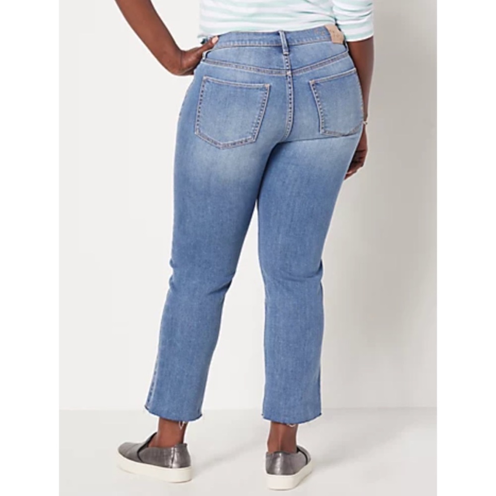 (NWOT) SERRA RETREAT • El Sol Light Wash Straight Leg Jeans, 6 - Picture 2 of 13